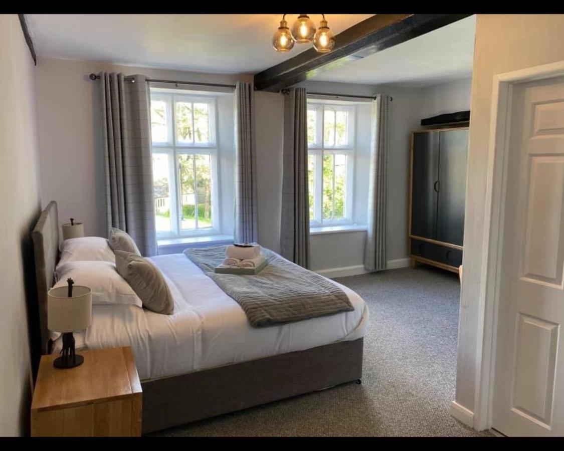 The Rose & Crown Farmhouse Kitchen Nympsfield Camera foto