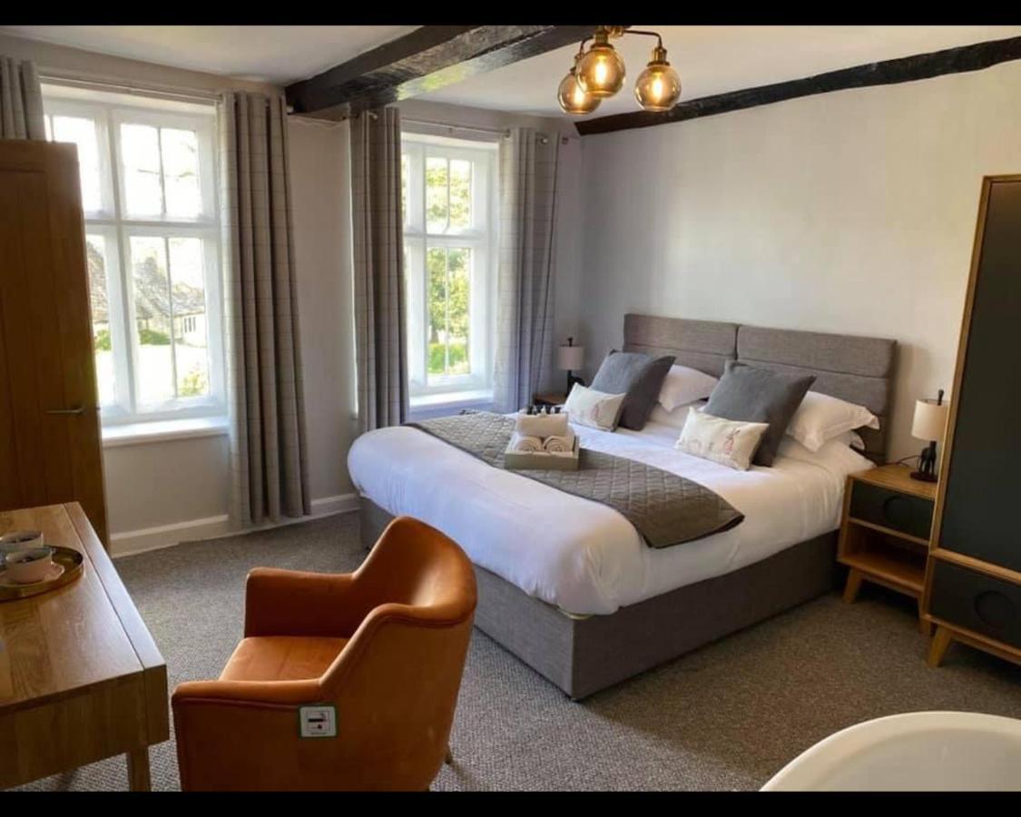 The Rose & Crown Farmhouse Kitchen Nympsfield Camera foto